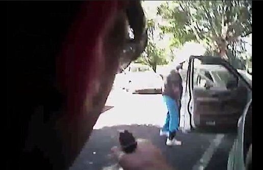 Публикуваха ВИДЕО от убийството на афроамериканеца, взривило Шарлот (18+)