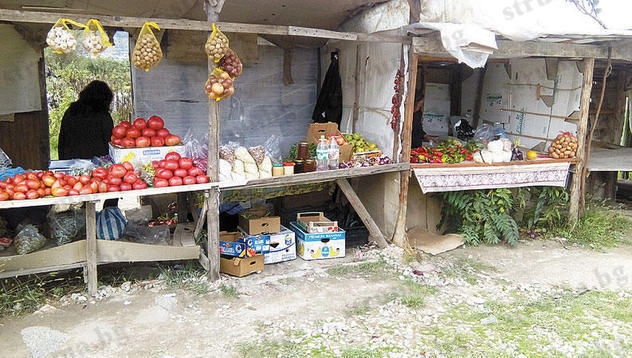 Кошмар на зеленчуковата борса в Дамяница! Някой пак драсна клечката на сергиите! 