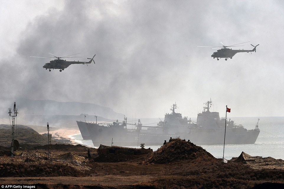 Daily Mail: Военните учения в Крим дават да се разбере, че Русия няма да даде полуострова (СНИМКИ/ВИДЕО) 