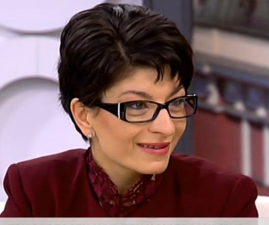 Десислава Атанасова захапа Радан: Може би е добре да се слага червена точка в сутрешния ефир