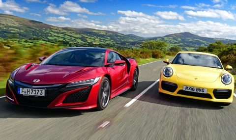 Honda NSX vs. Porsche 911 Turbo или технологиите на бъдещето срещу класиката (СНИМКИ)