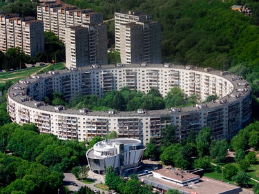 Знаете ли къде се намира този кръгъл блок? 