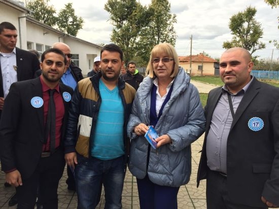 Цецка Цачева в село Подайва: Ще работим за разрешаването на проблемите във всички населени места