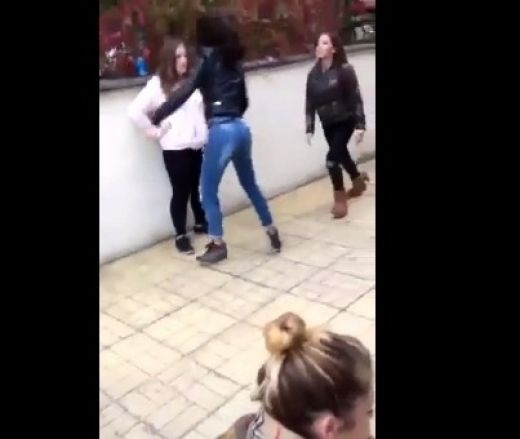 Лъсна цялата истина за зверския бой между ученички в Бургас (ВИДЕО)