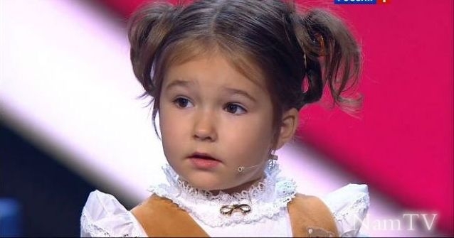 Четиригодишно дете порази мрежата с умението си да говори на седем езика (ВИДЕО)