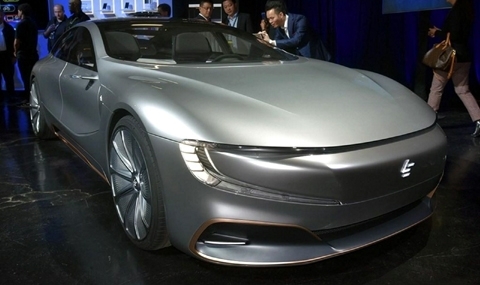 Резил на премиерата на китайската Tesla (СНИМКИ)