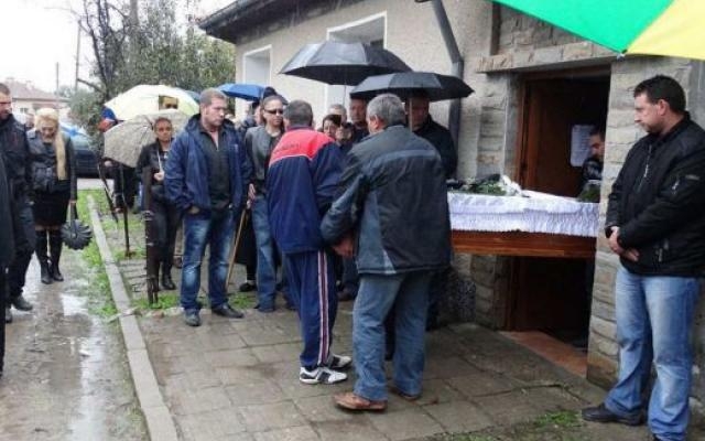 Две години от зверското убийство на Рогача, близките искат още обвинения по скандалния случай