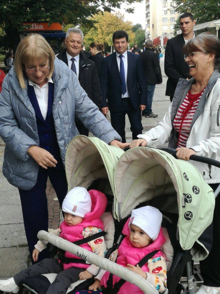 Цецка Цачева в Каварна: Помним как опонентите ни се криеха и не смееха да се изправят очи в очи с хората на България през 2013-2014 г.