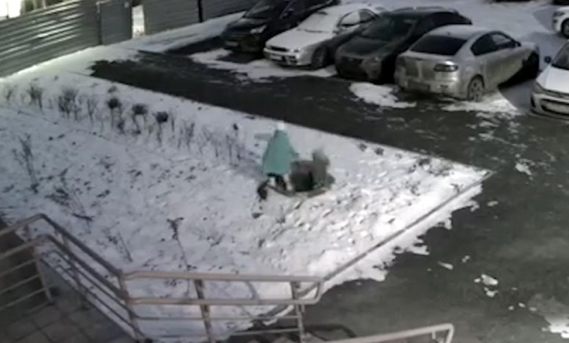 Вижте как дете падна в дълбока шахта и драматичното му спасяване (ВИДЕО)