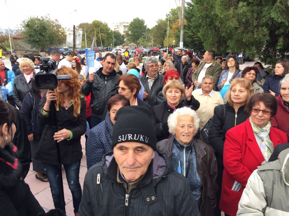 Цецка Цачева в Девня: Няма да позволим България да се върне в безвремието, в което беше попаднала при управлението на БСП и ДПС