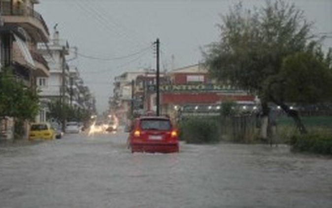 Потоп в Гърция! Цял ден вали, половината страна е под вода (ВИДЕО)