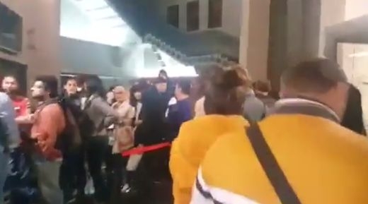 Сигнал до БЛИЦ: В Барселона е пълен кошмар, хората чакаха на опашка над 4 часа, за да гласуват (СНИМКИ/ВИДЕО)