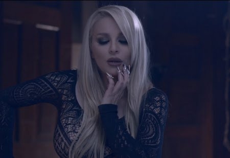 Потресаващата нова ПЕСЕН 18+ на Деси Слава хвърли феновете й в шаш! Къде отиде ангелския глас на красавицата?!