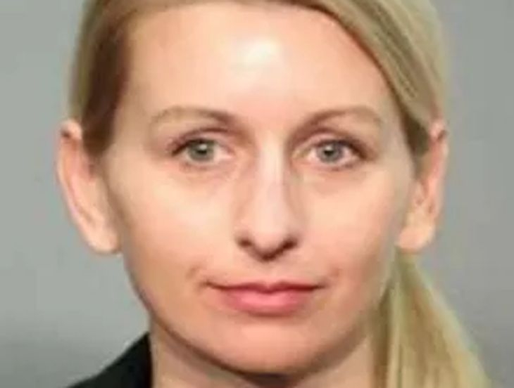 Арестуваха млада даскалица, натискала ученик за орален секс 