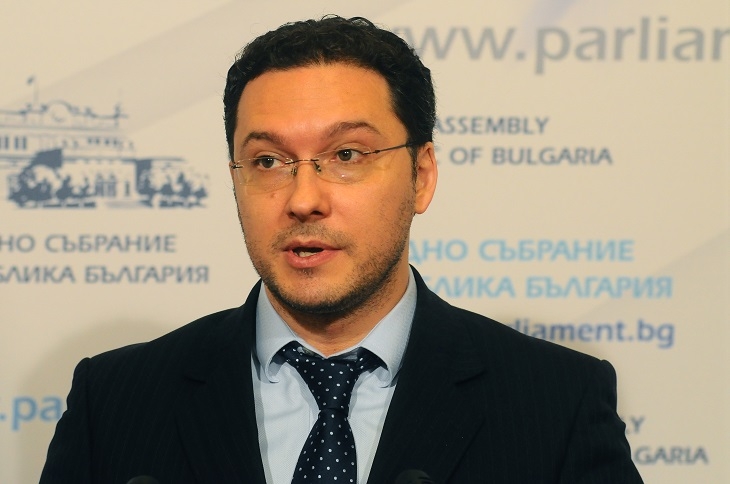 Митов: Когато Нинова си отвори устата, детекторът на лъжата дава на късо