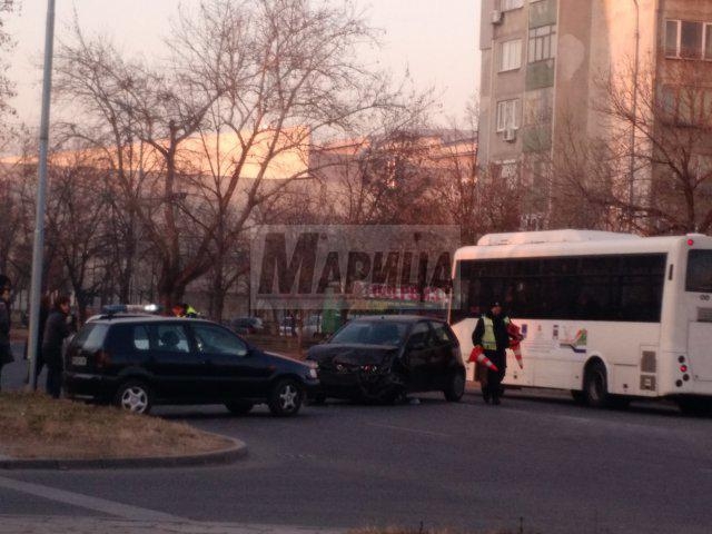 Две жени се сблъскаха челно в Пловдив (СНИМКИ)
