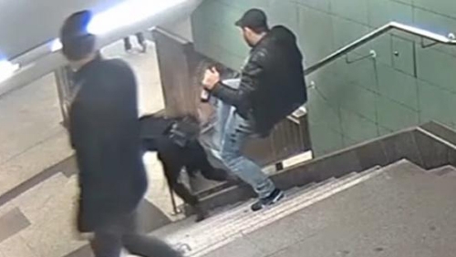 Ексклузивно в БЛИЦ: Чичо на изверга от берлинското метро се жалвал, че... Чочи го изнасилил!