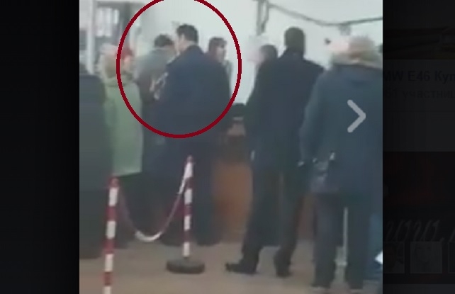 Извънредно и първо в БЛИЦ: Прецакан софиянец удари шамар на чиновничка и заплаши да се самозапали! (ВИДЕО)