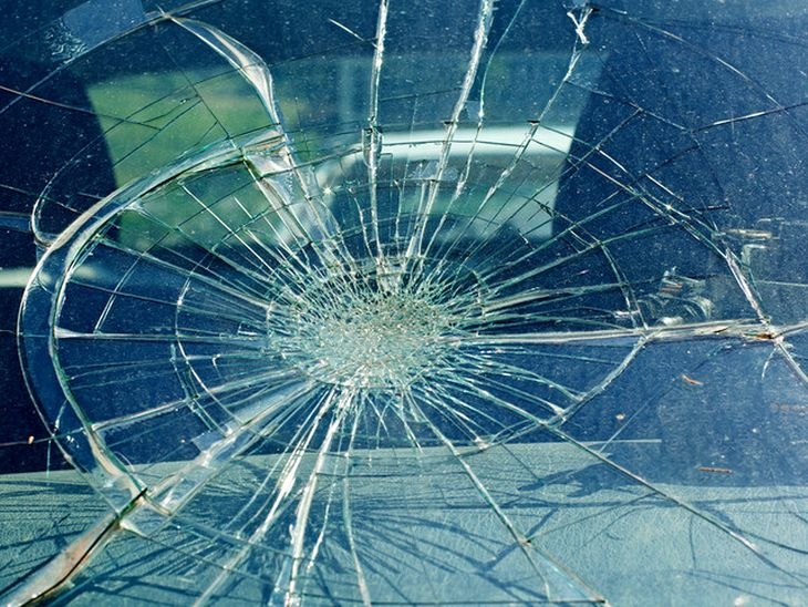 Автобус падна от скала, 14 души загинаха