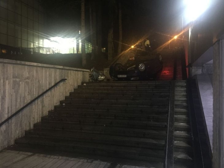 Сигнал до БЛИЦ: Никога досега не бях виждал такава катастрофа в столицата! (ЗРЕЛИЩНА СНИМКА)