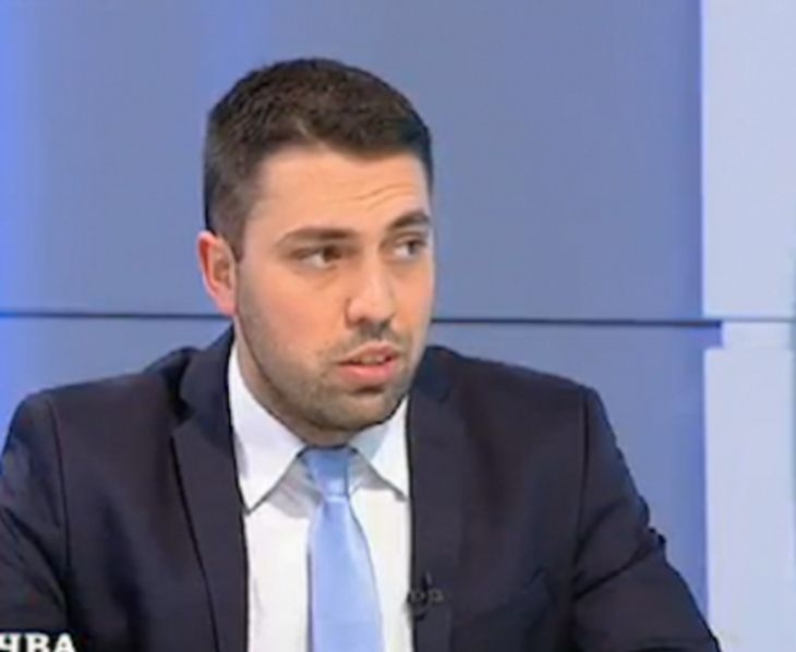 Експерт призова: При силния сняг утре използвайте градския транспорт в София
