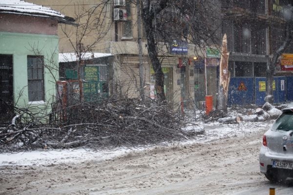 Във Варна е страшно! Вижте защо трябва да си стоите вкъщи, ако ви е мил животът! (СНИМКИ)