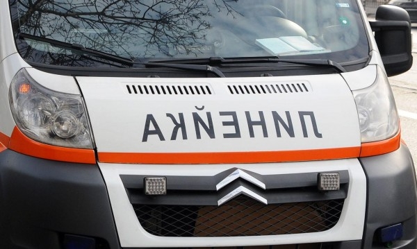 Бебе проплака в линейка насред снежната блокада 