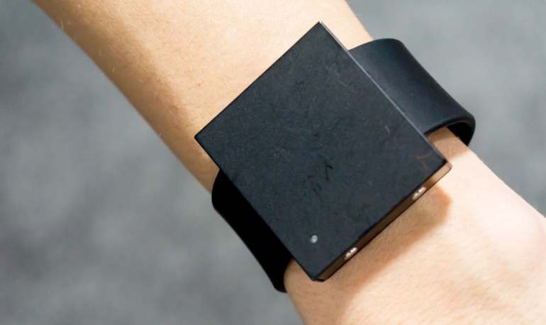 С Basslet музиката се усеща