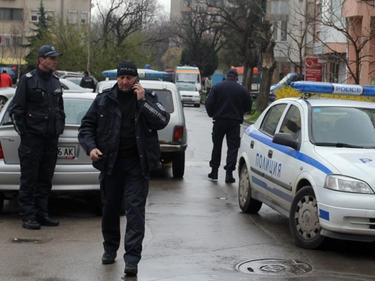 Извънредно и първо в БЛИЦ: Намериха прострелян мъж в „Св. Св. Константин и Елена“!
