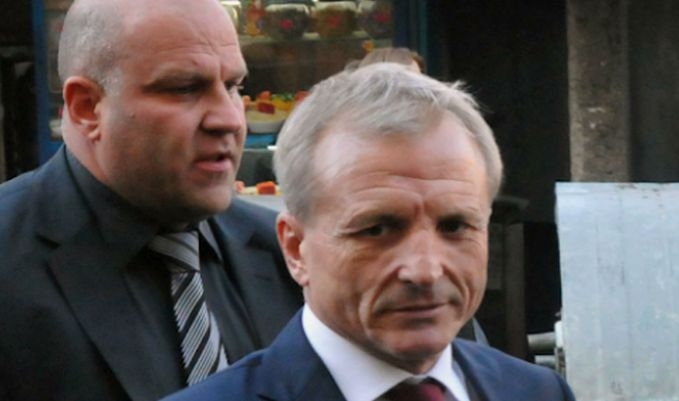 Гриша Ганчев прави цирк в съда: Ще ни простудите тука, оправете тоя климатик