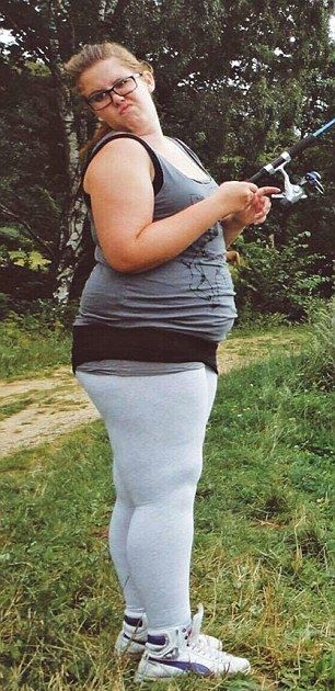 Това е невероятно! Много дебела студентка започна да яде с чаена лъжица и ето какво стана (СНИМКИ)