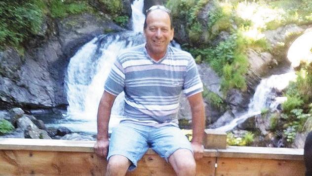 Кмет-ерген драстично смени стайлинга, роднина на Иван Костов му се подигра