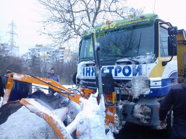 Снегорин нацели автобус на варненски булевард (СНИМКА)