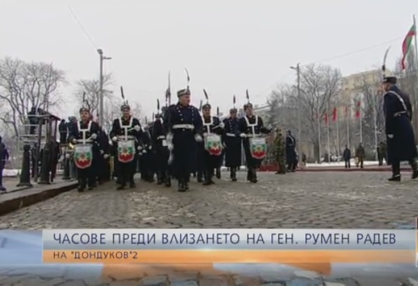 Румен Радев встъпва в длъжност като новия президент на България (ГЛЕДАЙТЕ НА ЖИВО/СНИМКИ)