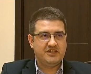 Лихвари нахлуват в 1 след полунощ при жена, напъват я за такса „свеж въздух“
