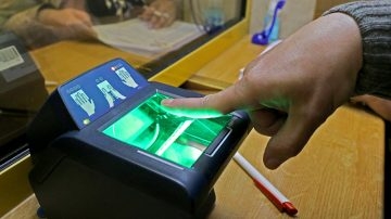 Русия ще снема пръстови отпечатъци на всички чужденци, влизащи в страната