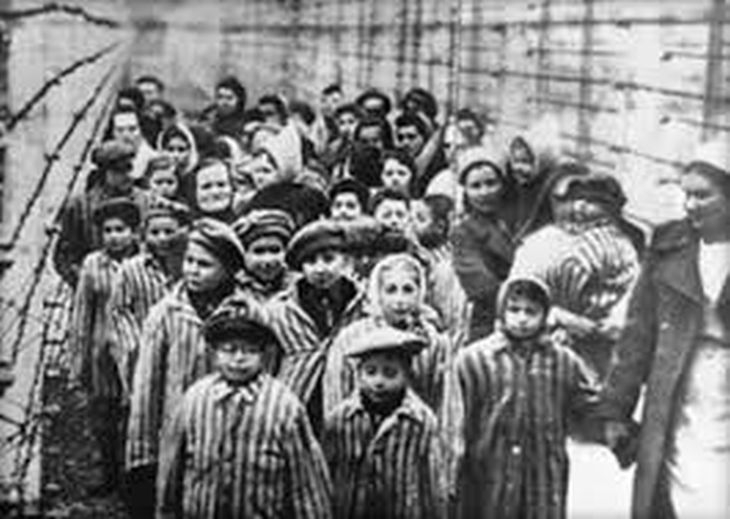 На този ден: Скърбим в памет на жертвите на Холокоста