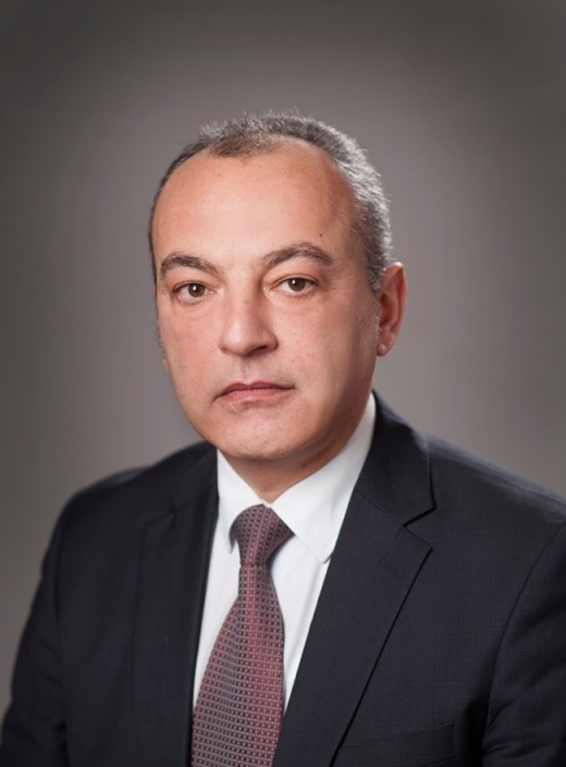 Служебният социален минстър каза свой приоритет номер едно 