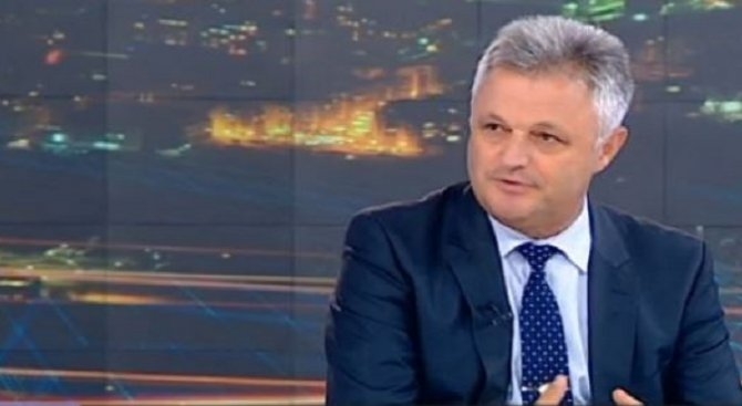 Дясната ръка на Цецка Цачева с ключов коментар за старото и новото правителство