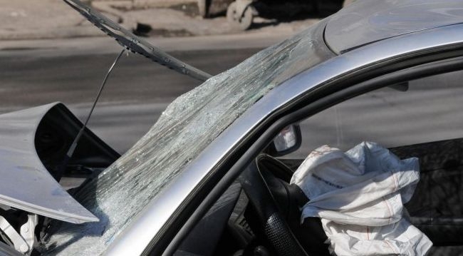Джигит уби приятел, сложи трупа му зад волана
