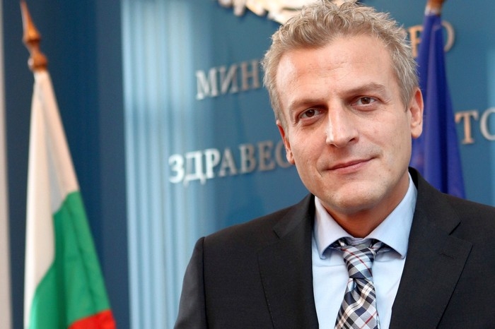 Петър Москов пуска поръчка за десетки милиони часове преди да напусне поста (ДОКУМЕНТИ)