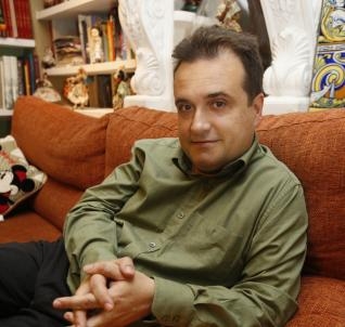 Хитър чиновник не ходи на работа от 10 години, но продължава да си получава голямата заплата (СНИМКИ)