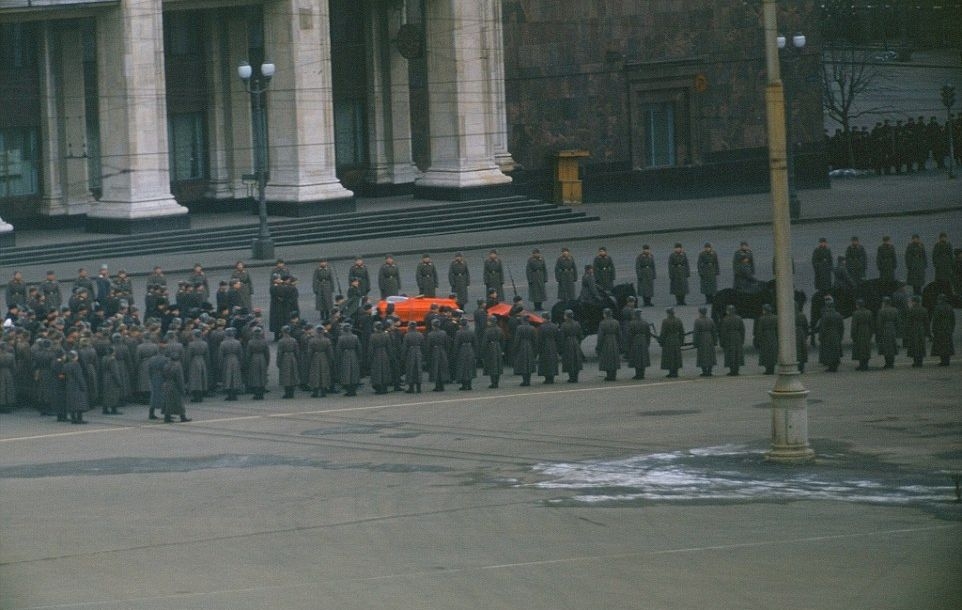 Вижте тези уникални, непубликувани досега СНИМКИ от ерата на Сталин в СССР, направени от американски шпионин