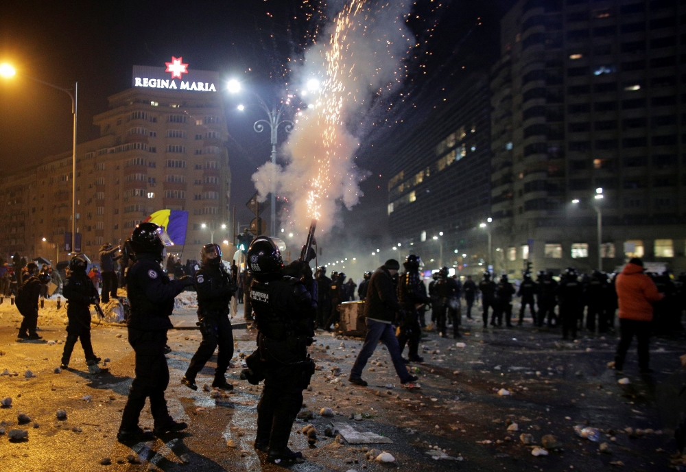 В Румъния остава страшно, ето какво се заканиха протестиращите!