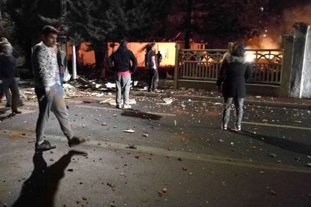 Първи СНИМКИ от ужаса в Париж след две мощни експлозии