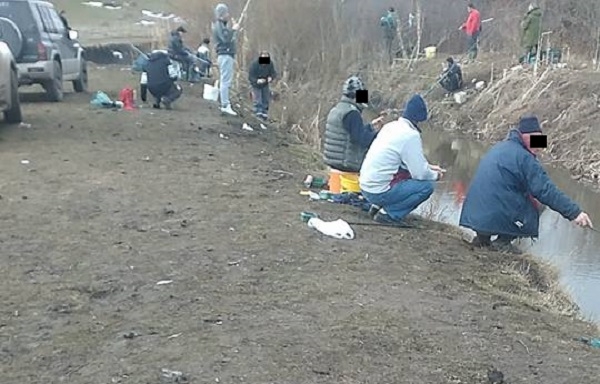 Нямат ли срам? Вижте на какво е заприличал риболовният канал край село Ливада!