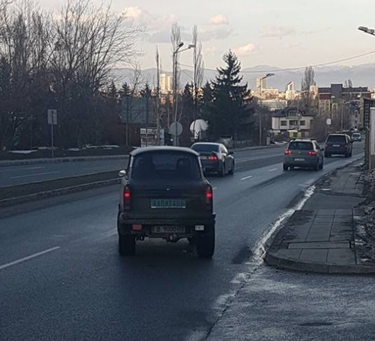 Само в БЛИЦ! В София пъпли снегорин 2.0, столичани се чудят какво е това (СНИМКИ)