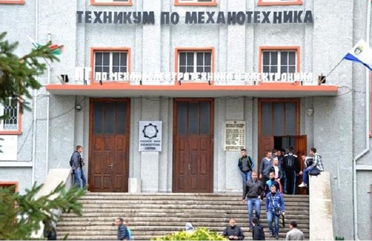 Куриоз! 16-годишен отличник е пишман терористът от Бургас, пратиха му психолог