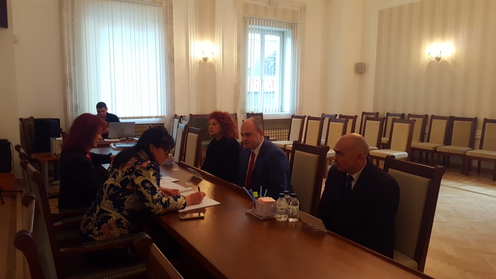 Стефан Кенов след регистрацията на БДЦ в ЦИК: Хората се наситиха на зрелища, който им даде хляб, ще управлява дълго