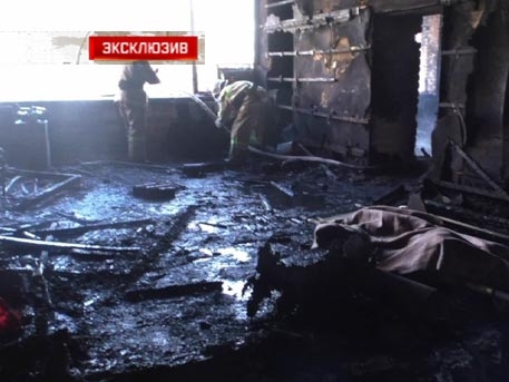 ВИДЕО от кабинета, в който загина комбата Гиви! Изнасят тялото на убития (18+)